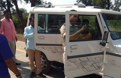 मध्य प्रदेश: बेटे ने अधिकारी पिता की गाड़ी का काटा चालान, हो रही वाहवाही
