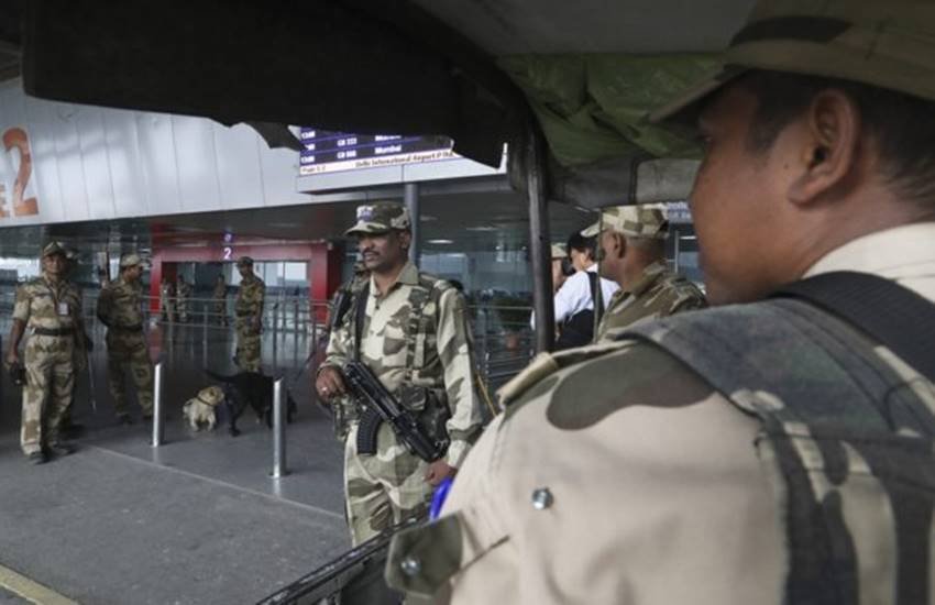 केंद्रीय औद्योगिक सुरक्षा बल (सीआइएसएफ) ने अपनी स्थापना के 50 साल पूरे होने के मौके पर स्वर्ण जयंती हिमालयन अभियान की शुरुआत की है। (प्रतीकात्मक तस्वीर)