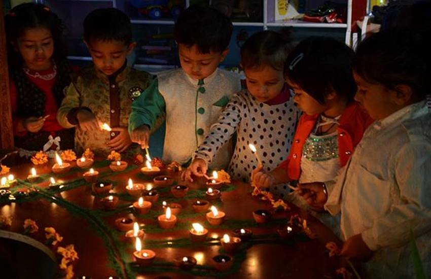diwali, diwali 2018, diwali 2018 date in india, diwali 2018 date in india calendar, deepavali 2018, deepavali 2018 date in india, rangoli designs, rangoli designs 2018, rangoli designs for diwali, diwali kab hai, diwali history