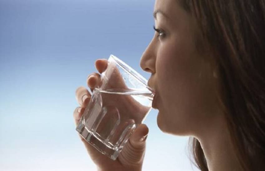 jansatta, lifestyle news in hindi, harms of not drinking enough water, dehydration harms, dehydration effects, drinking water benefits, water health benefits