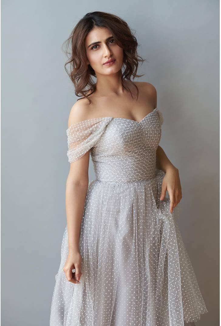 fatima sana shaikh,fatima sana shaikh life,fatima sana shaikh facts,about fatima sana shaikh,dangal girl,dangal,bollywood,geeta phogat