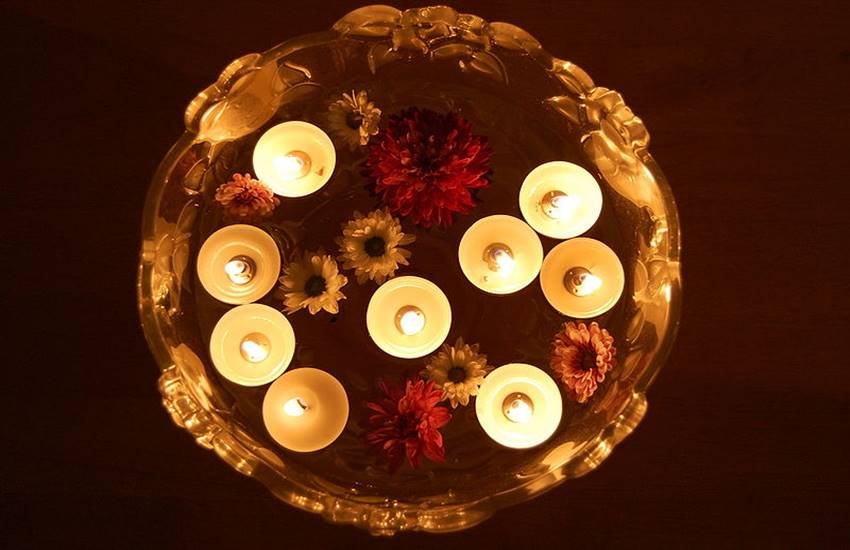 Diwali, deepawali, Diwali 2018, happy diwali, Diwali lights, diyas, candles, diwali decoration, celebrating diwali, lifestyle news, Happy Diwali 2018, lifestyle news in hindi, jansatta