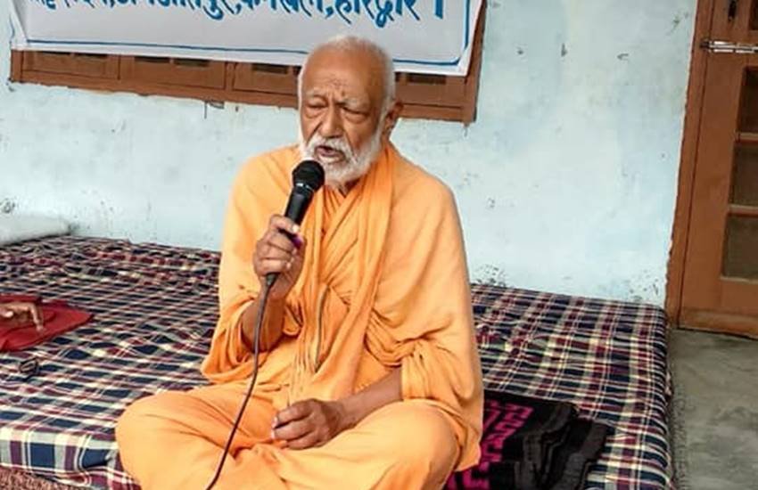 गंगा को बचाने के लिए 111 दिनों से उपवास कर रहे पर्यावरणविद् जीडी अग्रवाल का निधन। (Image Source: Facebook/Sudarsan Das)