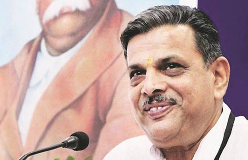 राष्ट्रीय स्वयंसेवक संघ (आरएसएस) के सर सहकार्यवाह दत्तात्रेय होसबोले ने आंखी दास के फेसबुक पोस्ट को अपने ट्विटर अकाउंट पर शेयर कर #मी टू अभियान पर अपना विचार व्यक्त किया। 