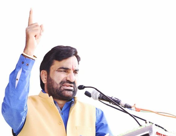 भीड़ नहीं जुटी तो प्रत्याशी पर ही बरसे बेनीवाल, माला-साफा पहनने से इनकार कर बोले अगली बार नहीं मिलेगा मौका