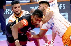 Pro Kabaddi 2018, Puneri Paltan vs Bengaluru Bulls: पुणेरी पलटन ने बेंगलुरु बुल्स को 27-25 से दी मात
