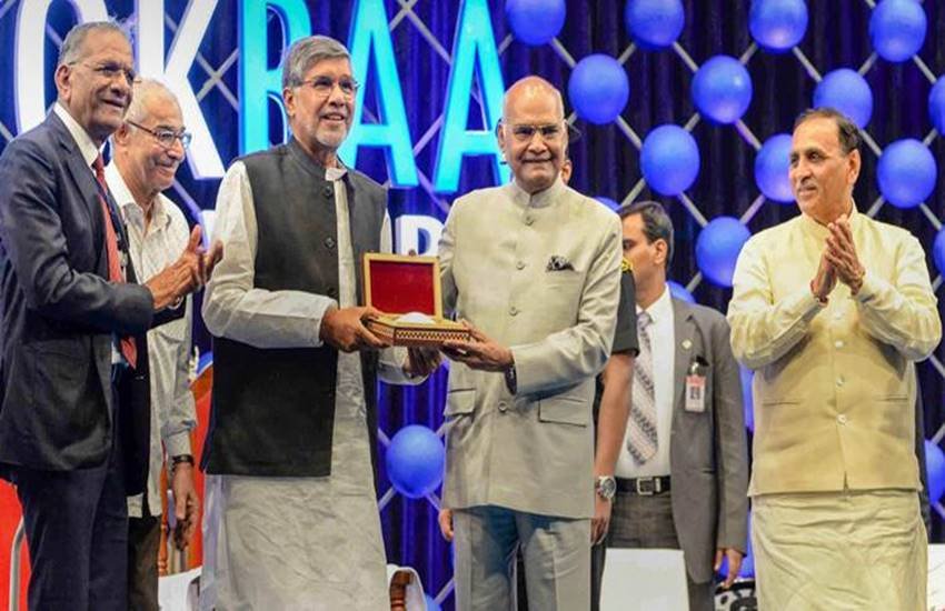  राष्ट्रीय स्वयंसेवक संघ के स्थित मुख्यालय में सालाना विजयदशमी समारोह में मुख्य अतिथि के तौर पर आमंत्रित किए गए कैलाश सत्यार्थी, कोविंद भी रहे मौजूद
