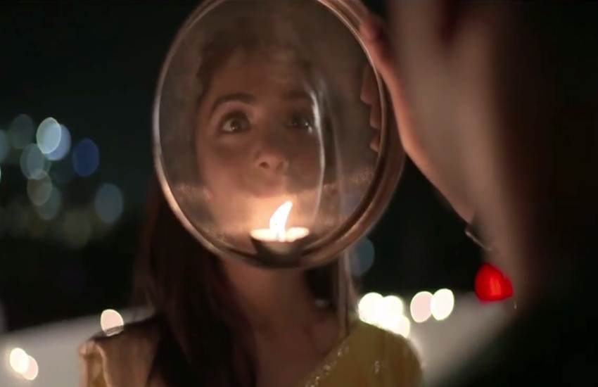 Karwa Chauth 2018 Moon Rise Time Today: करवाचौथ पर मेहंदी के रंग को कुछ तरीकों की मदद से बरकरार रखा जा सकता है।
