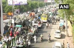 दिल्‍ली पहुंच गए हैं हजारों किसान, योगी से बातचीत फेल, सीमाएं सील कर धारा 144 लागू