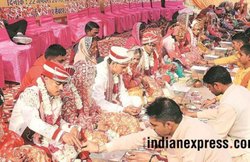 बीजेपी नेताओं पर सरकारी पैसे से बच्चों की शादी कराने का आरोप, योगी के मंत्री भी थे मौजूद