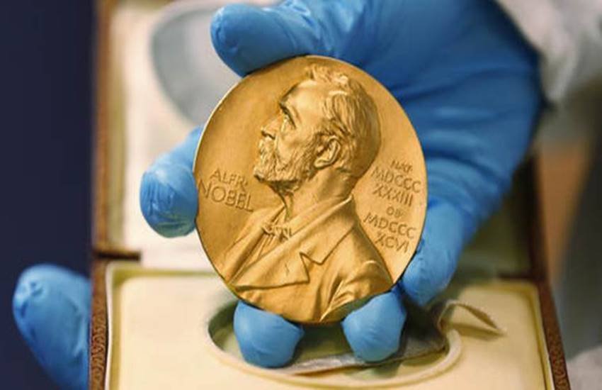 नोबेल शांति पुरस्कार के लिए इस साल अमेरिकी राष्ट्रपति डोनाल्ड ट्रंप के नाम सहित कोरियाई देशों के बीच सुलह, इथियोपिया और एरीट्रिया के बीच शुरू शांति प्रक्रिया की पहल करने वालों को भी पुरस्कार के दावेदार के तौर पर देखा जा रहा है।  नोबेल शांति पुरस्कार के लिए इस साल अमेरिकी राष्ट्रपति डोनाल्ड ट्रंप के नाम सहित कोरियाई देशों के बीच सुलह, इथियोपिया और एरीट्रिया के बीच शुरू शांति प्रक्रिया की पहल करने वालों को भी पुरस्कार के दावेदार के तौर पर देखा जा रहा है।