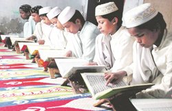 रविवारीः तालीम में पिछड़े मुसलमान