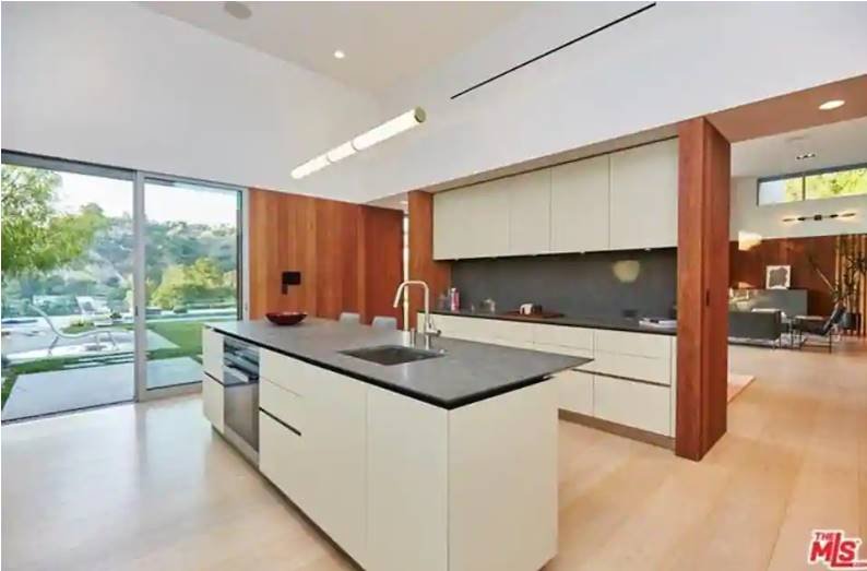 nick jonas, Nick Jonas bought house for Priyanka, Nick Jonas wedding, priyanka chopra, Priyanka Chopra Nick Jonas house, Priyanka Chopra Nick Jonas Wedding, priyanka chopra wedding