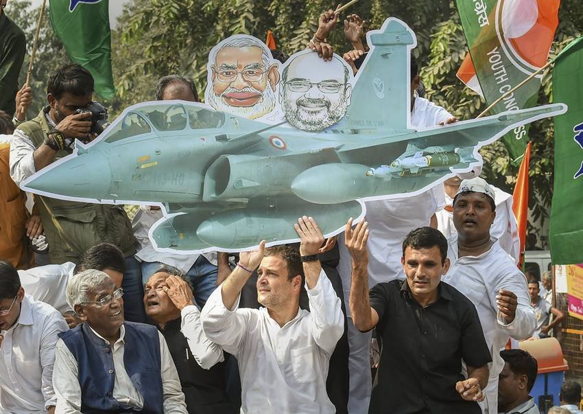 bi, alok verma, rakesh asthana, congress protest, cbi protest live updates, central bureau of investigation, sc cbi hearing, cbi vs cbi, cbi case, cbi latest news, cbi news, cbi director alok verma, cbi director, cbi director alok verma news, cbi issue, cbi feud, cbi today news, cbi hearing supreme court, supreme court cbi, supreme court cbi news