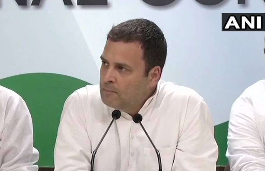 कांग्रेस अध्यक्ष राहुल गांधी ने सीबीआई विवाद पर एक बार फिर प्रधानमंत्री नरेंद्र मोदी को घेरा है। (फोटो- एएनआई)