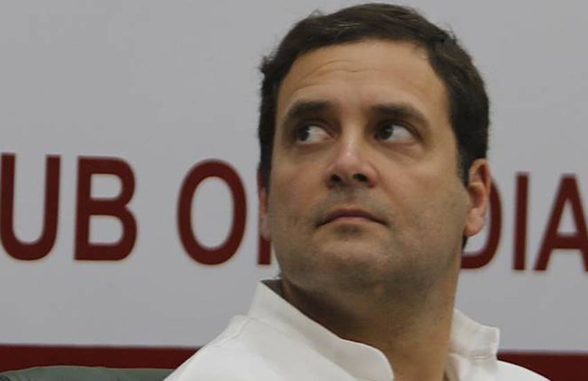 या तो वे खुद नहीं समझ पाए हैं कि उनको कांग्रेस अध्यक्ष होने के नाते कहना क्या चाहिए या उनके सलाहकार इतने सुस्त हैं कि दिल्ली के सुहाने वातावरण के बाहर निकलते ही नहीं हैं। 