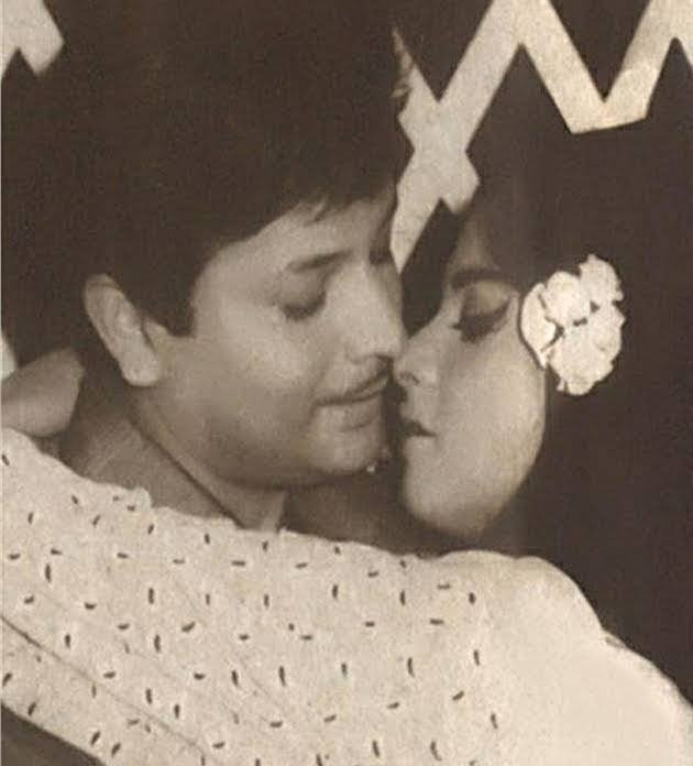 Rekha, Rekha Birthday, Rekha Age, Rekha Birthday Date, Rekha Husband, Rekha Date of Birth, Rekha Movie, Rekha Bollywood Movie, Rekha Actress, Rekha: The Untold Story, Yaseer Usman, Rendezvous with Simi Garewal, TV Interview, Bollywood News Hindi News, Rekha News in Hindi