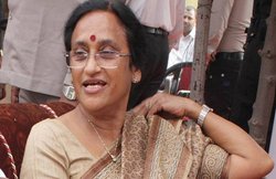 यूपी: कभी हाजिर नहीं हुईं, पर्यटन मंत्री रीता बहुगुणा जोशी के खिलाफ गैर जमानती वारंट