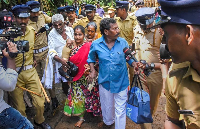 Sabarimala Temple Case: आरबीआई बोर्ड के सदस्य स्वामीनाथन गुरुमूर्ति ने केरल के सबरीमाला मंदिर में महिलाओं के जाने को पब्लिसिटी बताया है। (Image Source: PTI)