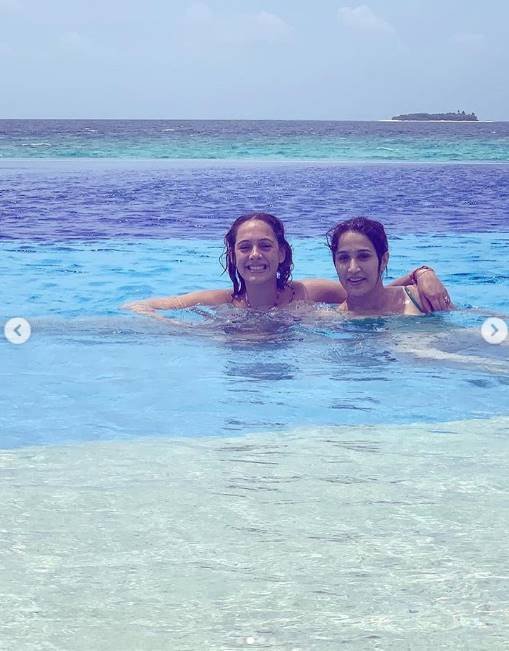 zaheer khan marriage, zaheer khan- sagarika ghatge, sagarika ghatge romatic pis, yuvraj singh, ashish nehra, jansatta gallery, team india players holidays, indian cricketers wifes