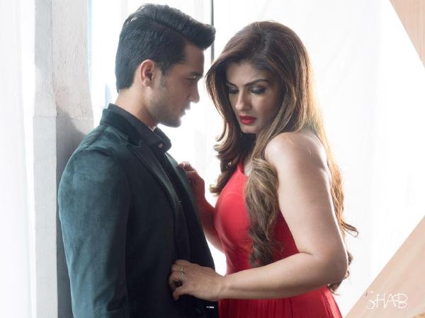 Raveena tandon, raveena tandon birthday special, akshay kumar, raveena akshay love story, raveena akshay affair, mohra, patthar ke phool, anil thadani, रवीना टंडन, रवीना टंडन बर्थडे, अक्षय कुमार, रवीना अक्षय लव स्टोरी, मोहरा, पत्थर के फूल, अनिल थडानी, Bollywood Photos, Latest Bollywood Photographs, Bollywood Images, Latest Bollywood photos