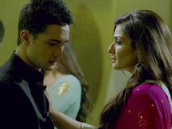 Raveena tandon, raveena tandon birthday special, akshay kumar, raveena akshay love story, raveena akshay affair, mohra, patthar ke phool, anil thadani, रवीना टंडन, रवीना टंडन बर्थडे, अक्षय कुमार, रवीना अक्षय लव स्टोरी, मोहरा, पत्थर के फूल, अनिल थडानी, Bollywood Photos, Latest Bollywood Photographs, Bollywood Images, Latest Bollywood photos