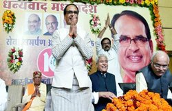 Madhya Pradesh Election 2018 : सर्वे में फिर से बीजेपी सरकार बनने के आसार, कांग्रेस के प्रदर्शन में सुधार पर बहुमत से दूर