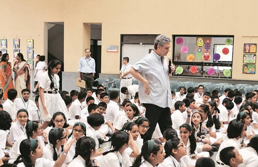 चित्र का इस्तेमाल प्रतीक के तौर पर किया गया है