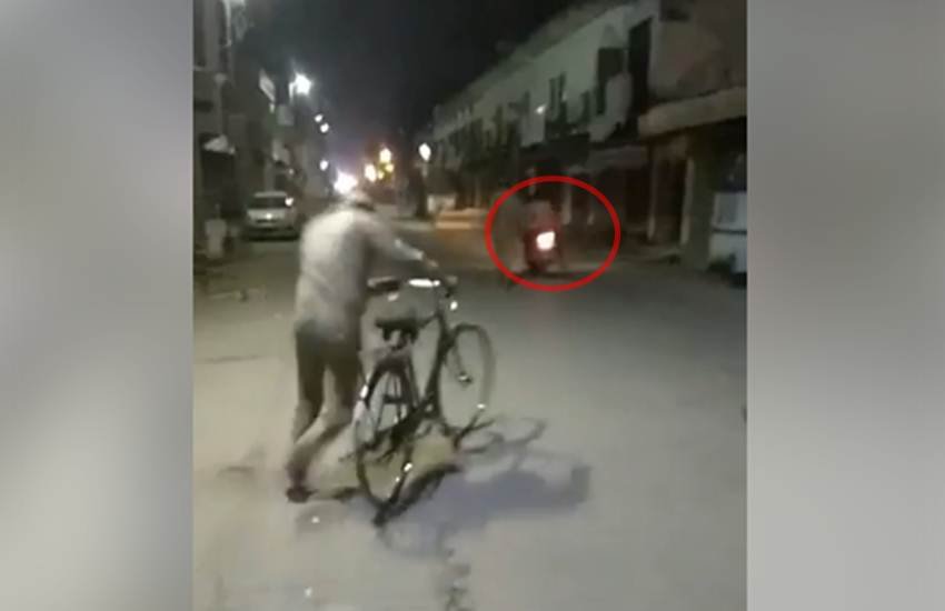 up police, uttar pradesh, sambhal news, उत्तर प्रदेश, यूपी पुलिस, up police encounter, up police trolled on social media, up police funny encounter, up police thai thai, funny encounter, up police funny thai thai, up police funny thai thai encounter