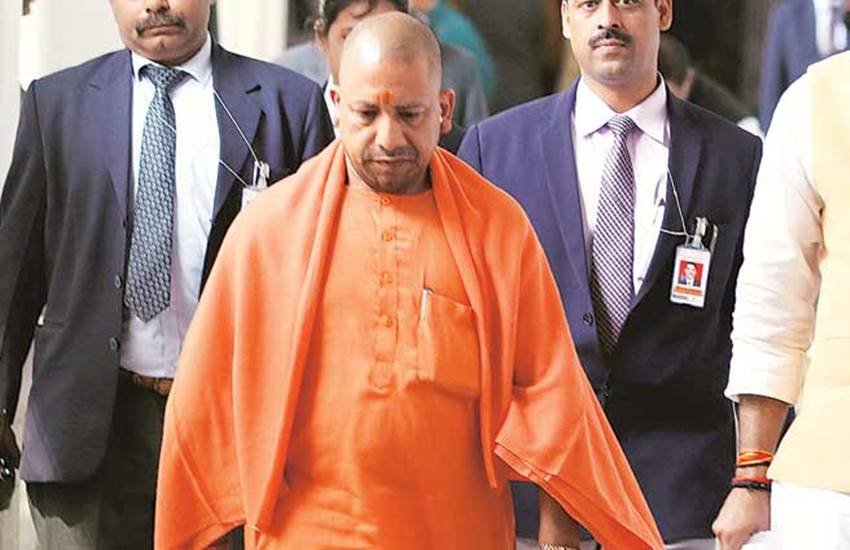 याचिका के मुताबिक उत्तर प्रदेश के लोकायुक्त किसी भी भ्रष्ट कार्यवाही में मुख्यमंत्री को पक्षपात, भाई-भतीजावाद या अक्षुणता दिखाने में विफल रहने की स्थिति में मुख्यमंत्री के खिलाफ कार्रवाई के लिए सक्षम नहीं हैं