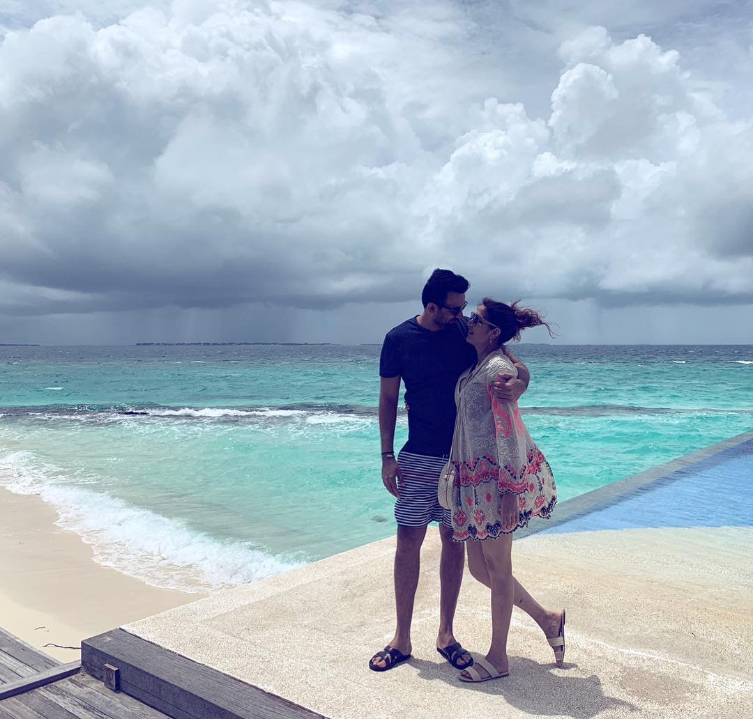 zaheer khan marriage, zaheer khan- sagarika ghatge, sagarika ghatge romatic pis, yuvraj singh, ashish nehra, jansatta gallery, team india players holidays, indian cricketers wifes