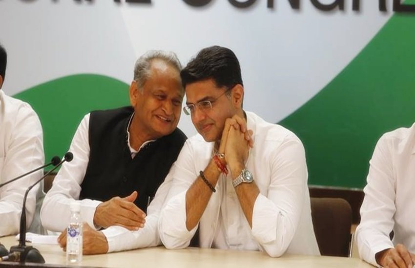 अशोक गहलोत और सचिन पायलट, फोटो सोर्स- इंडियन एक्सप्रेस