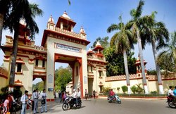 बनारस हिंदू यूनिवर्सिटी में सामने आया रैगिंग का मामला, ‘जबरन झुक कर हाथ जोड़ने को कहा’