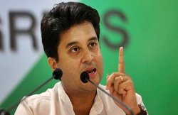 दिग्विजय के गढ़ में प्रचार करेंगे? सिंधिया का जवाब- मैं तो चलता हुआ फरिश्ता हूं..