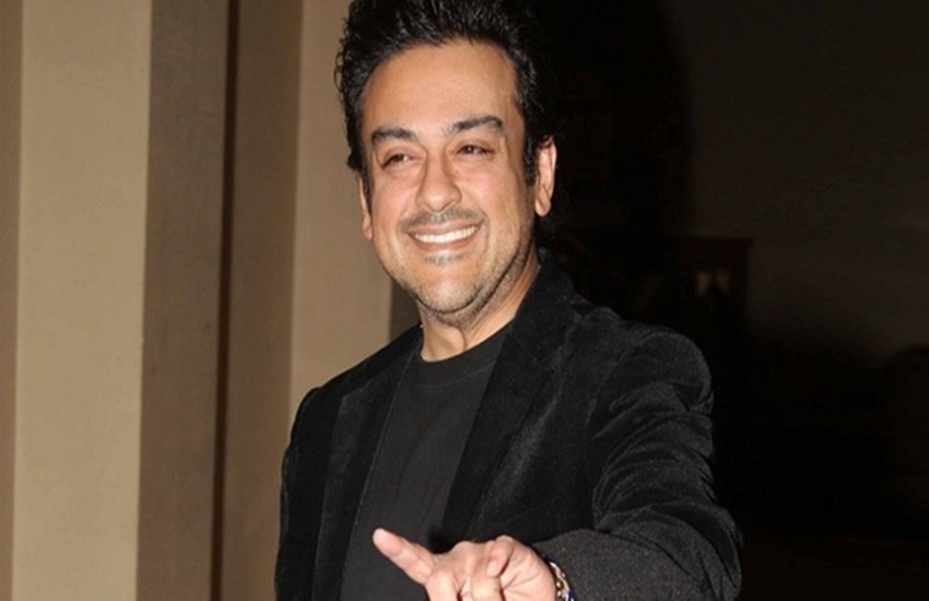 Adnan sami, Dance, Music, ladies, Davcing video, Mullah, Hijab, Hijab clay lady, Twitter