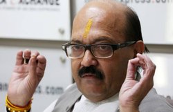रिपोर्ट: अमर सिंह ने 4 करोड़ का बंगला, दस बीघा खेत सेवा भारती को इस्‍तेमाल के लिए दिया