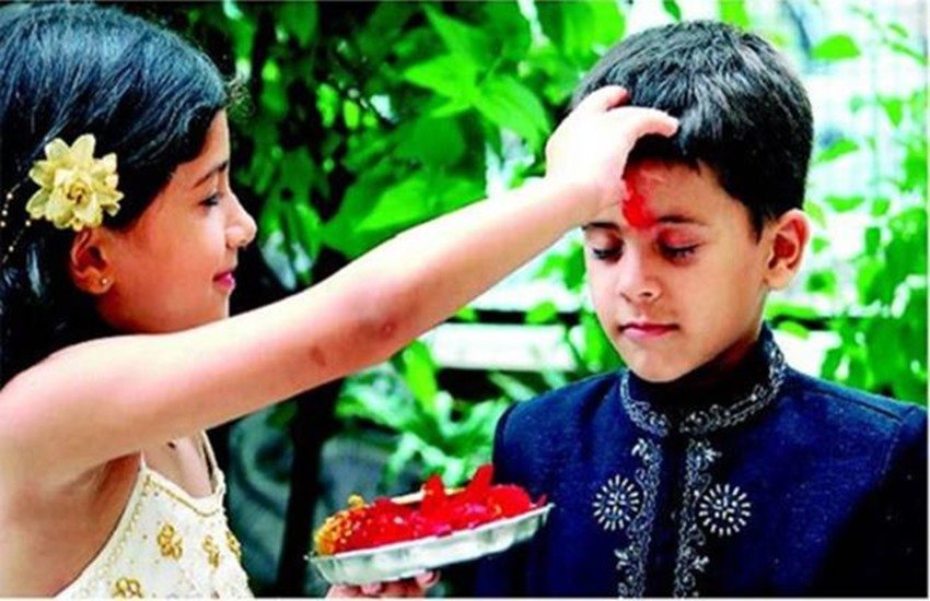 भाई दूज को यम द्वितीय भी कहते हैं।
