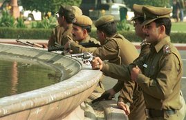 Terroists in New Delhi, Delhi on High Alert, Delhi Police, Advisory, 2 Terrorists, Poster, Photo, Pakistan, National Capital, Paharganj Area, Hide, Punjab, State News, National News, India News, Hindi News