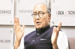 हिंदू विरोधी’ कहे जाने पर बोले दिग्विजय- मेरे घर में नौ मंदिर हैं, एकादशी का व्रत रखता हूं