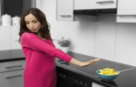 Anorexia Nervosa, Eating disorder, Anorexia Nervosa causes, treatment, symptoms, एनोरेक्सिया नर्वोसा, एनोरेक्सिया नर्वोसा कारण, एनोरेक्सिया नर्वोसा के लक्षण, इलाज ,Anorexia Nervosa, Eating disorder, Anorexia Nervosa causes, treatment, symptoms, workout, Fitness tips, Health, health news, hindi news, latest news, jansatta