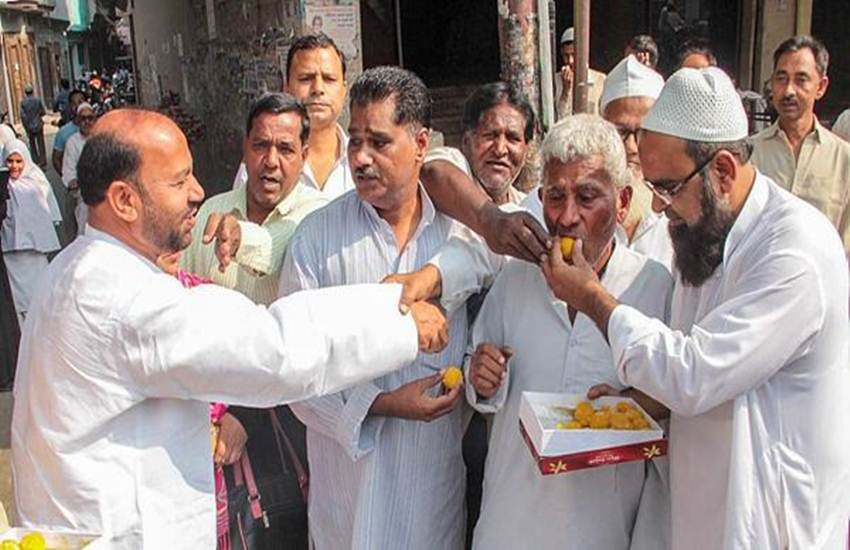 Hashimpura Mass Murder Case, Hashimpura Mass Murder, Hashimpura Case, Hashimpura, Mass Murder, Uttar Pradesh Provincial Armed Constabulary Jawans, 15 UP PAC Jawans, 4 UP PAC Jawans, Surrender, Tis Hazari Court, Tihar Jail, Delhi, Non Bailable Warrent, Issue, Hashimpura, National News, India News, Hindi News