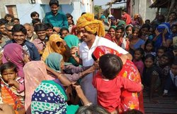 दिग्विजय सिंह की बहू ने जन्‍मदिन पर भी मांगे वोट, विधायक पति के लिए कर रहीं प्रचार