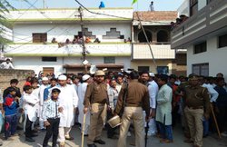 कानपुर: जुलूस निकालने को लेकर तनाव, पुलिस ने शांत किया मामला