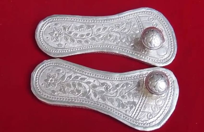 Lakshmi Charan Paduka, Lakshmi Charan Paduka facts, Lakshmi Charan Paduka benefits, Lakshmi Charan Paduka in home, Lakshmi Charan Paduka in house, Lakshmi Charan Paduka worship, religion news