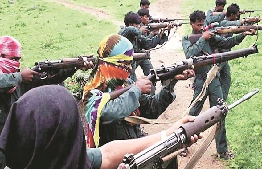 वरिष्ठ अधिकारी बताते हैं कि 1990 के दशक के आखिरी दौर में भी इलाके में इसी तरह के राजनीतिक फेरबदल की वजह से माओवादियों को अपने पांव जमाने में सहायता मिली थी। वरिष्ठ अधिकारी बताते हैं कि 1990 के दशक के आखिरी दौर में भी इलाके में इसी तरह के राजनीतिक फेरबदल की वजह से माओवादियों को अपने पांव जमाने में सहायता मिली थी।