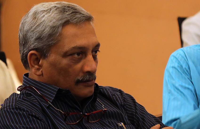 Manohar Parrikar, Ail, CM, Goa, Manohar Parrikar Health, Goa CM Manohar Parrikar, Manohar Parrikar Resignation, Demand, Congress, Opposition, Mob, CM House, Protest, Ultimatum, Goa News, State News, National News, Hindi News