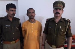 वृंदावन: साधु के वेश में रह रहे बांग्‍लादेशी गिरफ्तार, बनवा लिया था फर्जी आधार, पासपोर्ट
