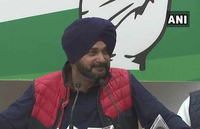 @Rahul0427111 ने लिखा कि नवजोत के मन में जाग गयी है, कांग्रेस के नाम की नव-जोत।