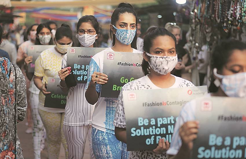 प्रदूषण की रोकथाम के कुछ कदम उठाए जाने के बावजूद शुक्रवार को दिल्ली की हवा ‘बहुत खराब’ रही।