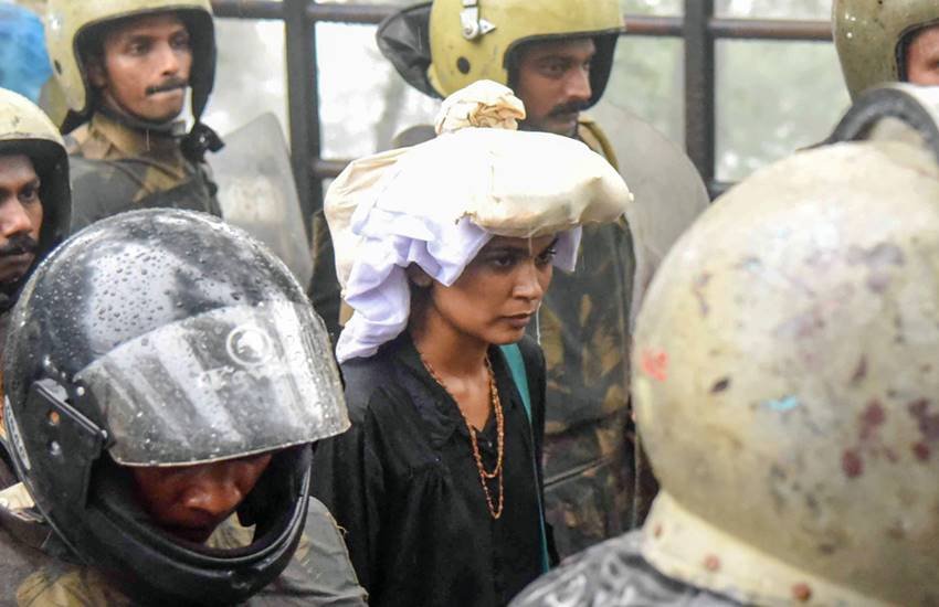 उन पर अपनी फेसबुक पोस्ट के जरिये कथित तौर पर धार्मिक भावनाएं भड़काने का आरोप लगा है।